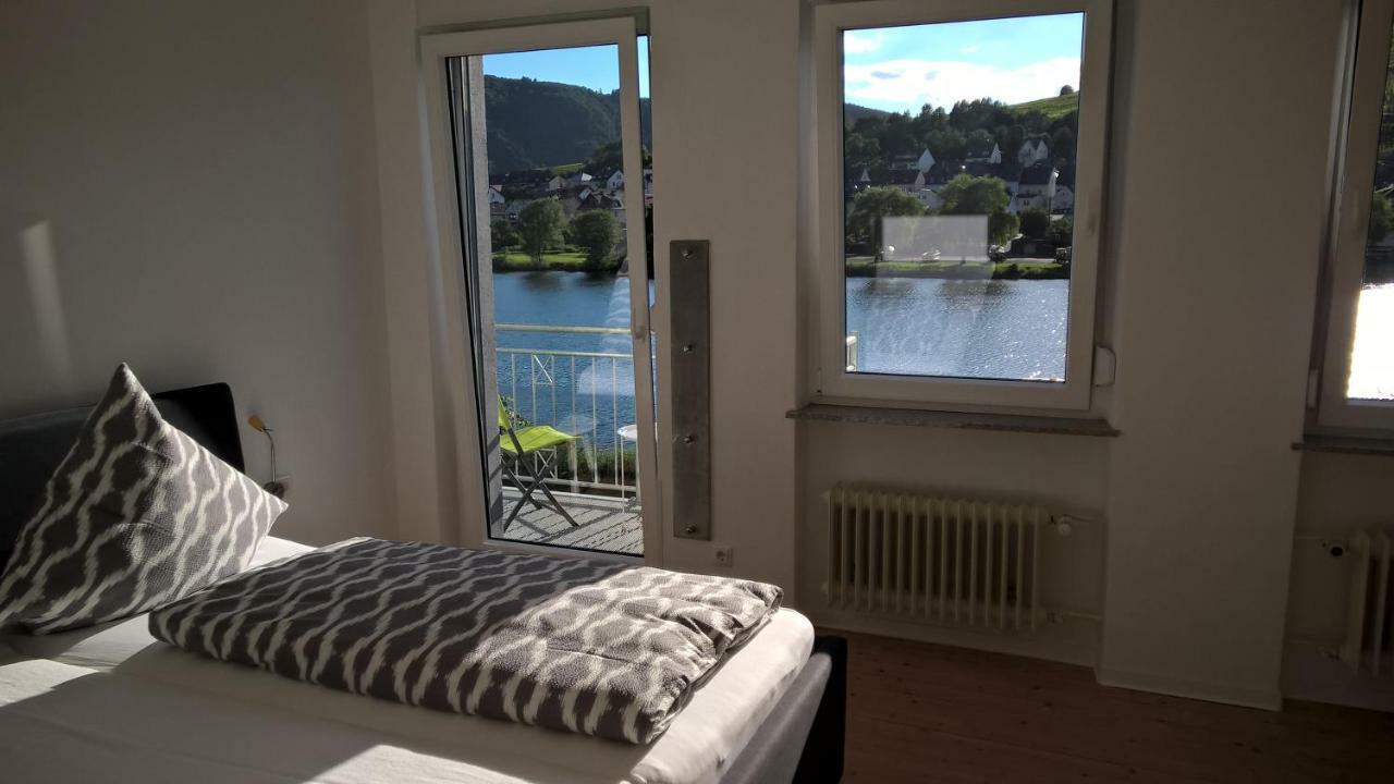 Mosel Ausblick Zell an der Mosel Exterior foto