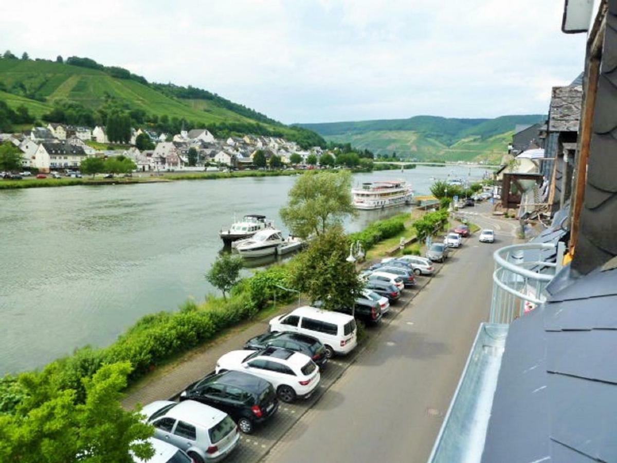 Mosel Ausblick Zell an der Mosel Exterior foto