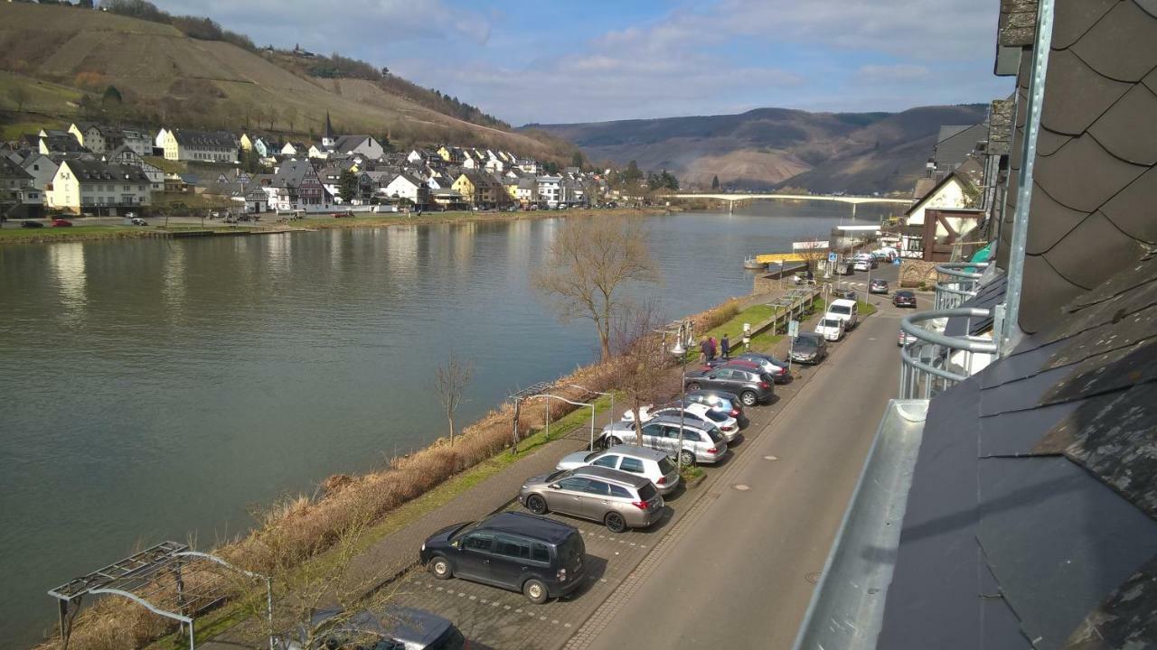 Mosel Ausblick Zell an der Mosel Exterior foto
